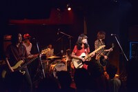Drop'sはインタビュー当日、東京・新宿red clothにてライブを行った。