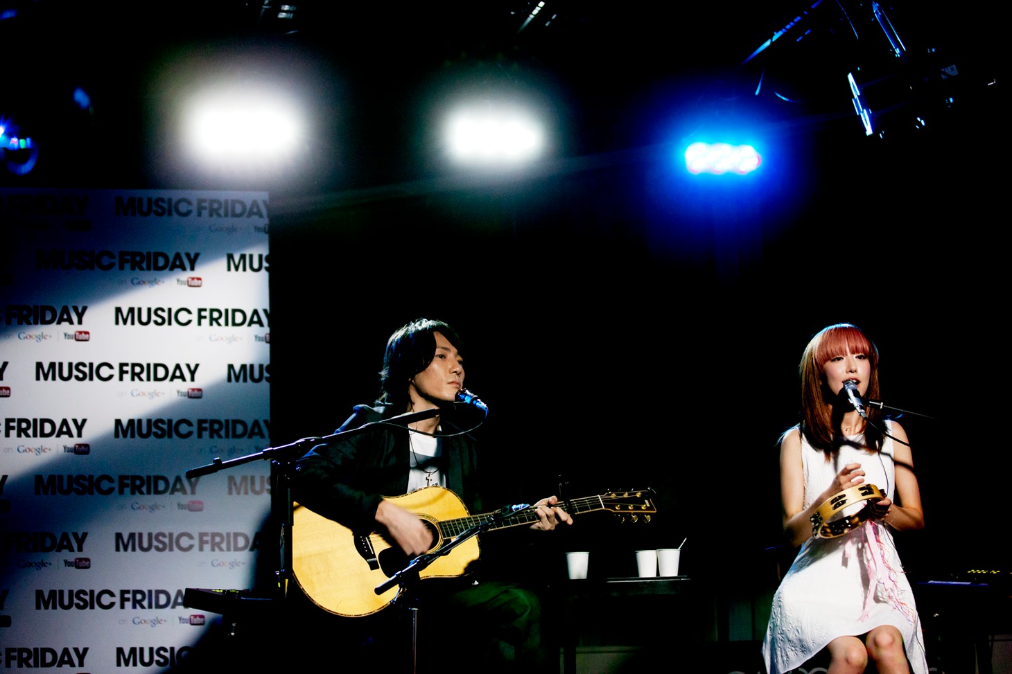 moumoon「MUSIC FRIDAY on Google+ | YouTube」出演時のライブの様子。