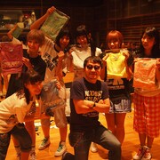 かせきさいだぁを囲むでんぱ組.inc。