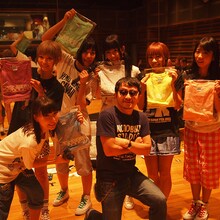 かせきさいだぁを囲むでんぱ組.inc。