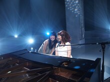 miwa×矢野顕子「SUPER FOLK SONG」収録時のオフショット。