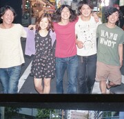 THEラブ人間おかもとえみ、年内をもってバンド卒業