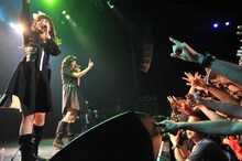 手前からプー・ルイ、ミチバヤシリオ。