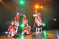 復活したミチバヤシリオは自らおもちゃのナイフを腹に突き立てて再び倒れてしまう。