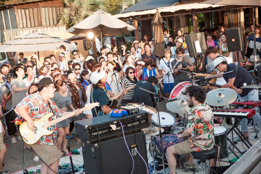 「COMEBACK MY DAUGHTERS presents "SUMMER DUDES -Mira Release Party-"」の様子。（Photo by Tetsuya Yamakawa）