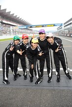 パレード後のももいろクローバーZ。