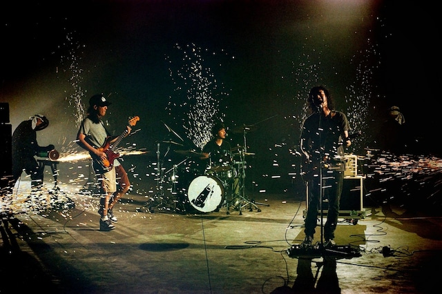 tacica（写真右端が猪狩翔一）