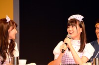 左から桜井玲香、生田絵梨花。