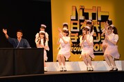 新CM発表会に登壇した武井壮と乃木坂46。