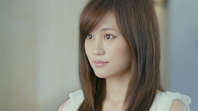 前田敦子が出演する「マイナビ転職」新CM「まかせなサイ・出会い篇」のワンシーン。