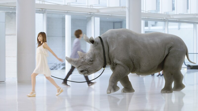 前田敦子が出演する「マイナビ転職」新CM「まかせなサイ・メッセージ篇」のワンシーン。