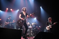 ZIGZO「ZIGZO TRUE IMPULSE」赤坂BLITZ公演の様子。（撮影：大参久人）