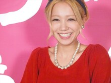 スタジオライブ収録後の西野カナ。