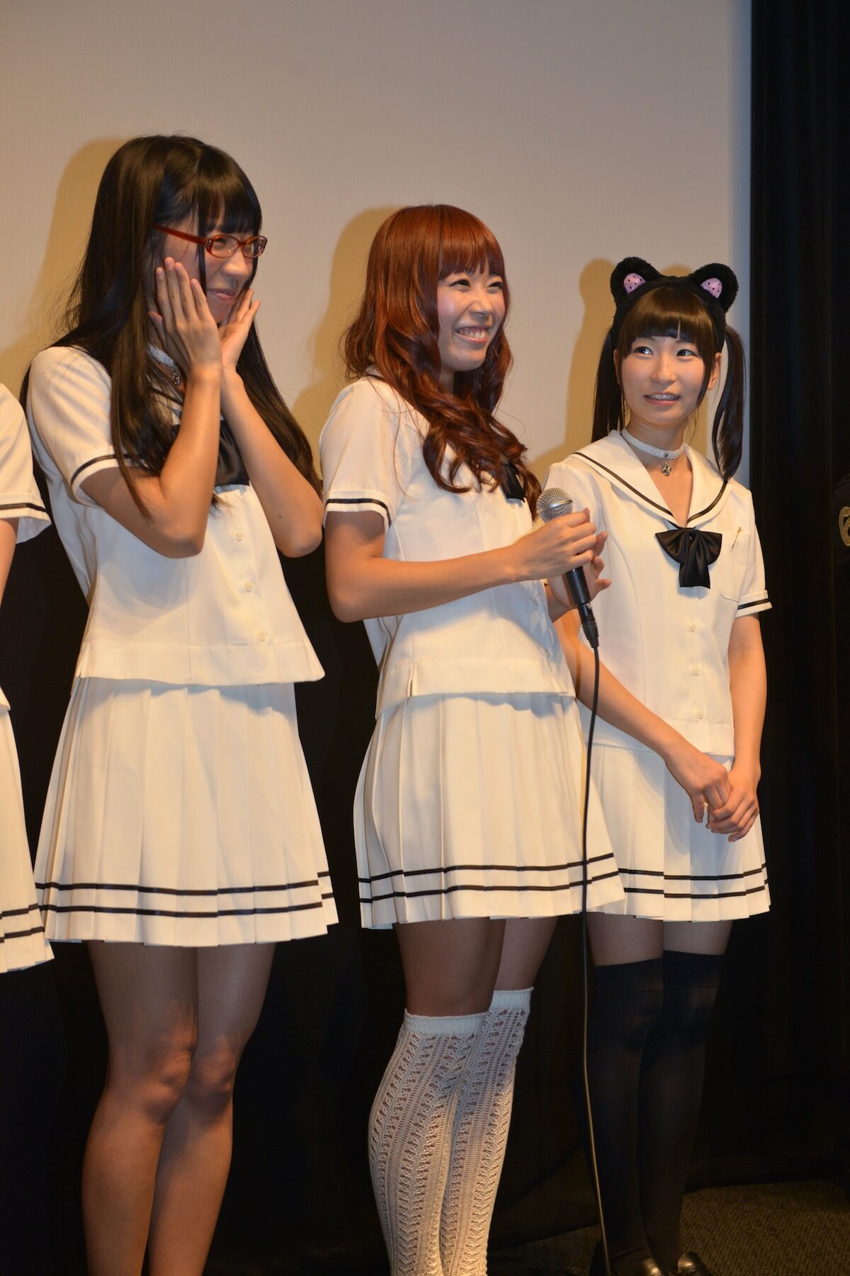 左から古川未鈴 成瀬瑛美 藤咲彩音 でんぱ組 Inc主演 白魔女学園 舞台挨拶にショッカー乱入 画像ギャラリー 5 10 音楽ナタリー
