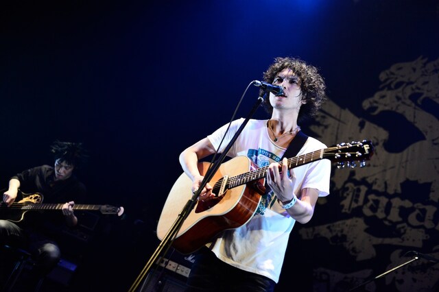 9mm Parabellum Bullet「カオスの百年 vol.9」でのアコースティックコーナーの様子。（撮影：橋本塁）