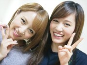 高橋みなみと前田敦子によるオフショット。