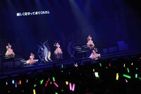 「たどり着いた女戦士」歌唱の様子。