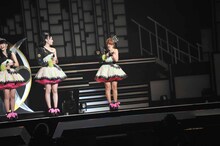 涙で言葉に詰まる岡井千聖。