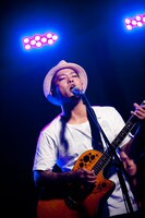 前川真悟（Vo, B）