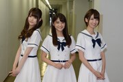 左から松村沙友理、若月佑美、橋本奈々未。