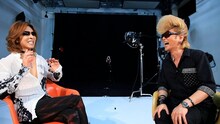 VTR撮影現場で談笑するYOSHIKIと綾小路翔。