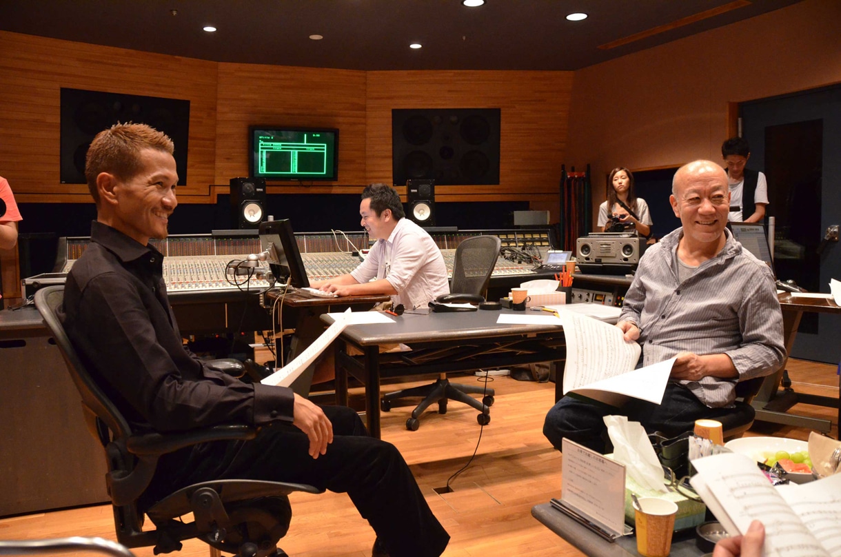 久石譲とATSUSHI（EXILE）のレコーディング風景。