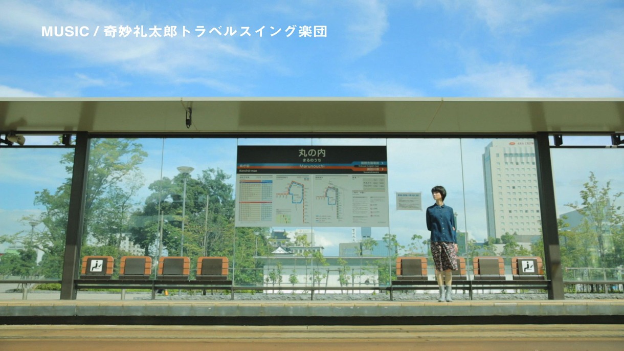 「BEATRAM MUSIC FESTIVAL 2013」テレビCMのワンシーン。（※この画像にARアプリ「カゲロウ」を立ち上げたスマートフォンをかざせば、スマートフォンでCM動画を観ることができます）