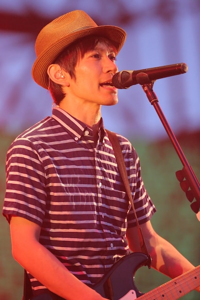 草野マサムネ（Vo, G）（撮影：上飯坂一）