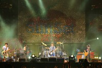 スピッツ「スピッツ 横浜サンセット2013」の様子。（撮影：上飯坂一）