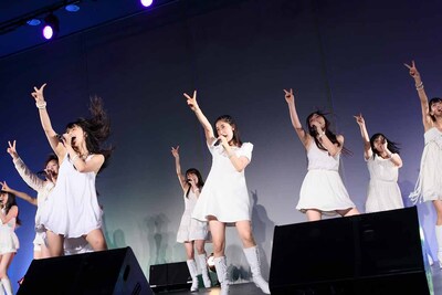 モーニング娘。による「恋愛レボリューション21（updated）」歌唱の様子。