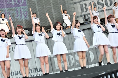 乃木坂46（撮影：小川舞、青木カズロー）