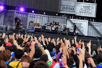 THE BAWDIES（撮影：小川舞、青木カズロー）