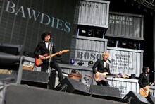 THE BAWDIES（撮影：小川舞、青木カズロー）