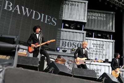 THE BAWDIES（撮影：小川舞、青木カズロー）