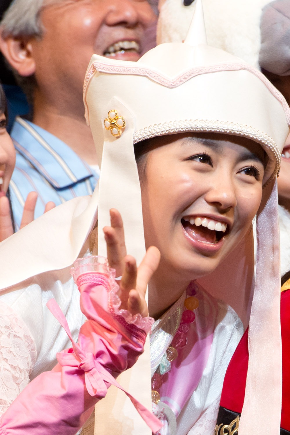 三蔵法師に扮した佐々木彩夏。