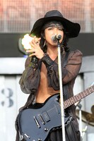 VAMPS（撮影：青木カズロー）