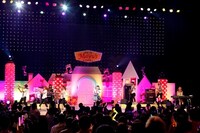 「『ラッパ練習中』発売記念ソロライブ～Mayu's レストラン 全曲フルコースを召し上がれ～」ライブの様子。（撮影：上飯坂一）