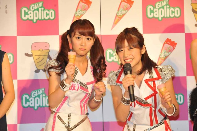 左からアップアップガールズ（仮）の古川小夏、仙石みなみ。