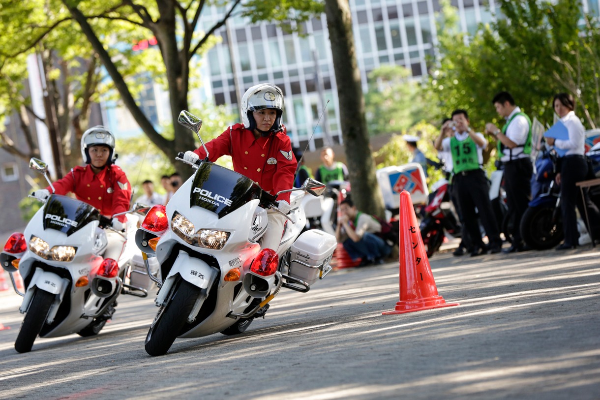 警視庁主催「二輪車交通事故防止キャンペーン」イベントの様子。