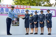 感謝状を授与されたももいろクローバーZ。