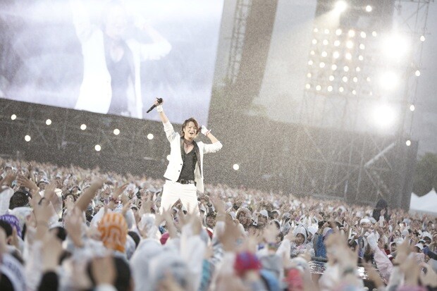 GLAY「GLAY Special Live 2013 in HAKODATE GLORIOUS MILLION DOLLAR NIGHT Vol.1」の様子。