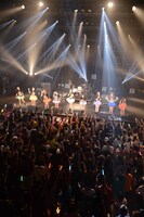 オープニングに登場したPASSPO☆。