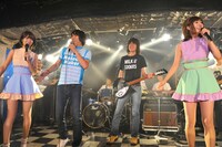 バニラビーンズとTHE COLLECTORSの加藤ひさし＆古市コータロー。