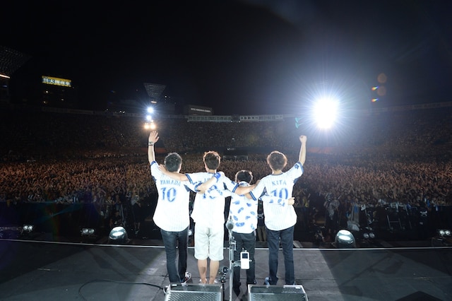 ASIAN KUNG-FU GENERATION「ASIAN KUNG-FU GENERATION デビュー10周年記念ライブ ファン感謝祭」の様子。（photo by TEPPEI）