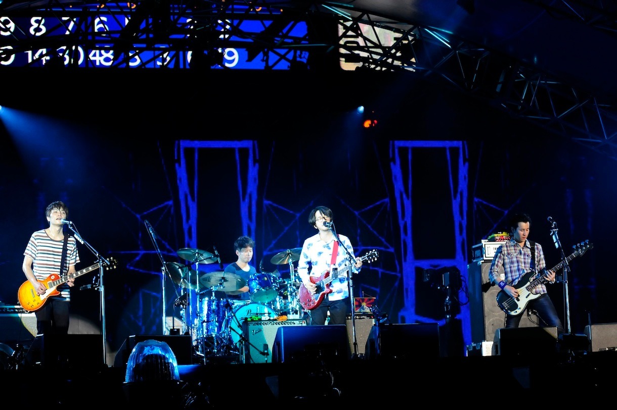 ASIAN KUNG-FU GENERATION「ASIAN KUNG-FU GENERATION デビュー10周年記念ライブ ファン感謝祭」の様子。（photo by TEPPEI）