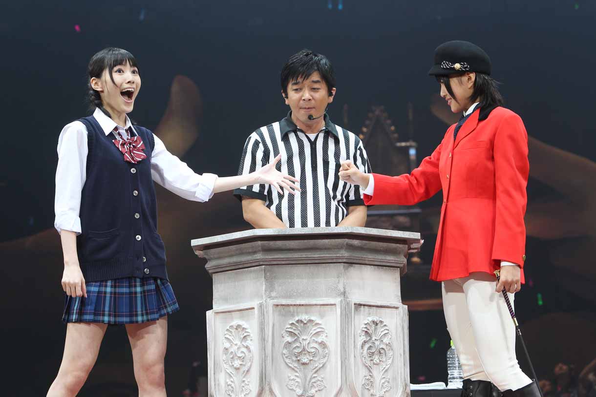 決勝で上枝恵美加に勝利する松井珠理奈。 (c)AKS