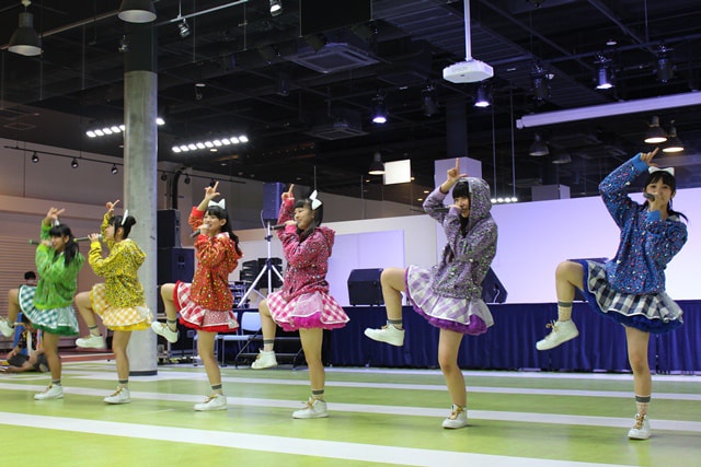 チームしゃちほこ「愛のフリーライブ」広島公演の様子。