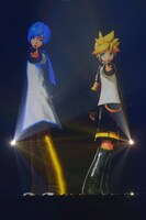 クリスタルP「erase or zero」を歌うKAITOと鏡音レン。