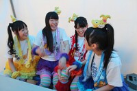 チームしゃちほこ「愛のフリーライブ」長崎公演楽屋裏の様子。