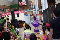 チームしゃちほこ「愛のフリーライブ」長崎公演の様子。